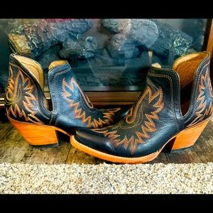 Ariat Dixon Western Bootie - NEW